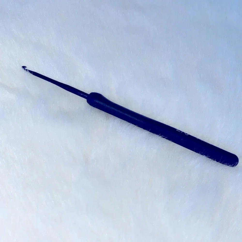 Crochet‎ Needle Black 2.0 mm